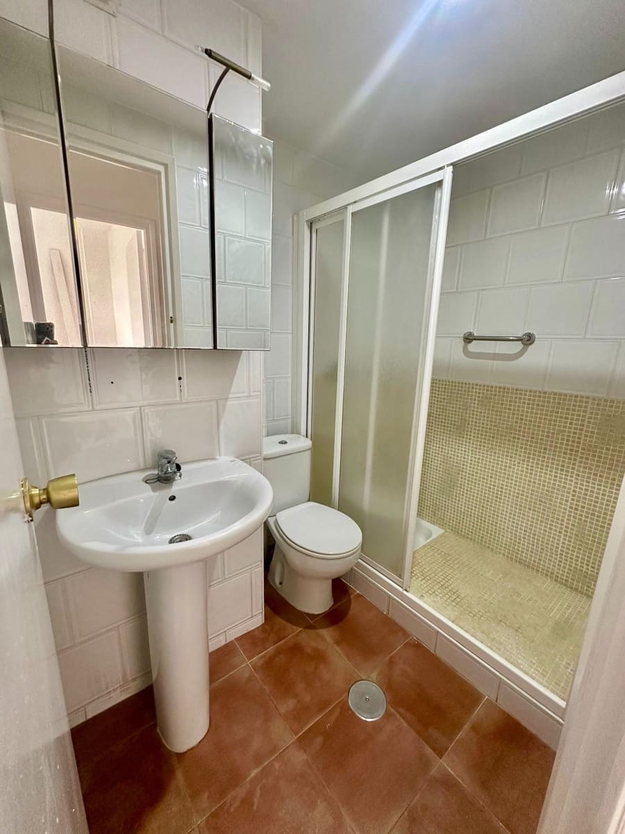 Appartement de 3 chambres à louer à Alicante ville avec piscine garage - 1 500 € (Ref: 9763518)