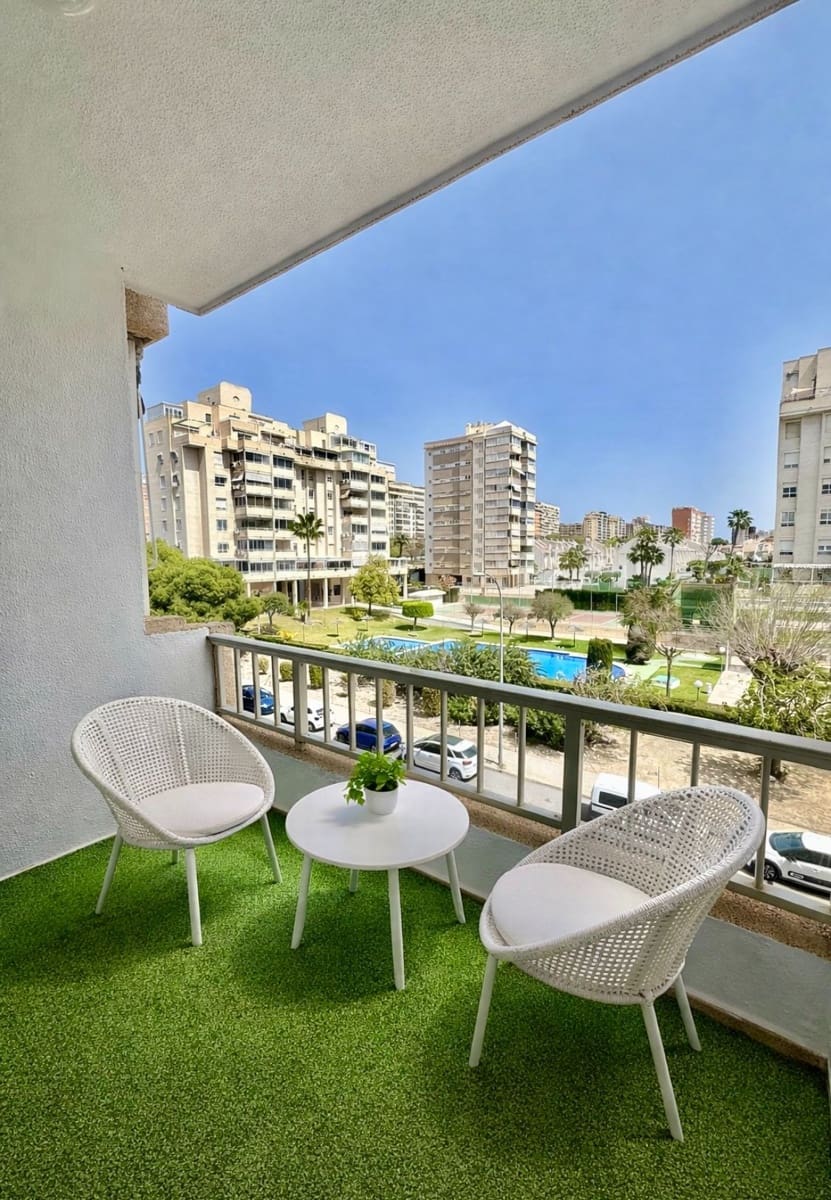 Appartement de 3 chambres à louer à Alicante ville avec piscine garage - 1 500 € (Ref: 9763518)