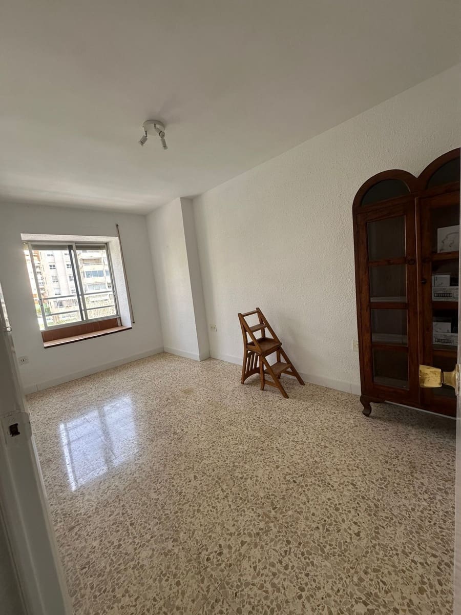 Appartement de 3 chambres à louer à Alicante ville avec piscine garage - 1 500 € (Ref: 9763518)