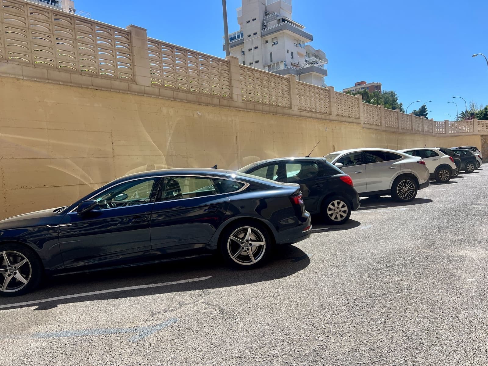 Appartement de 3 chambres à louer à Alicante ville avec piscine garage - 1 500 € (Ref: 9763518)