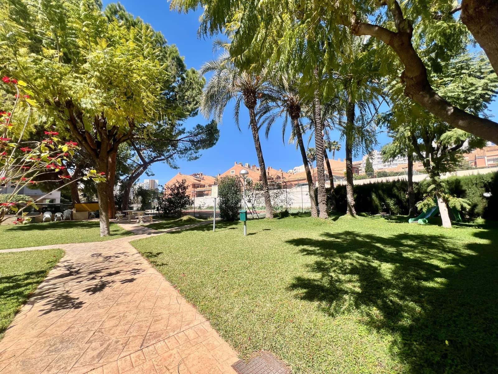 Appartement de 3 chambres à louer à Alicante ville avec piscine garage - 1 500 € (Ref: 9763518)