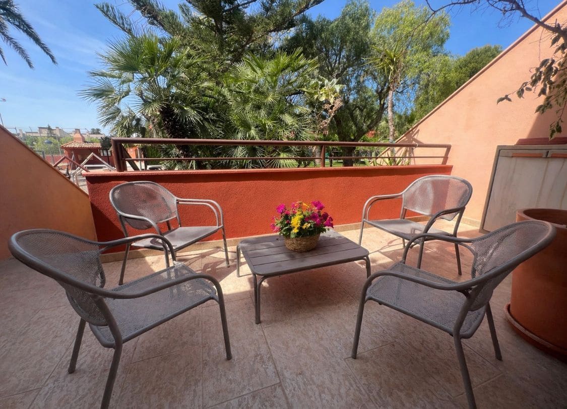 5 quarto Bungalow para venda em Alicante cidade com piscina garagem - 455 000 € (Ref: 9796838)