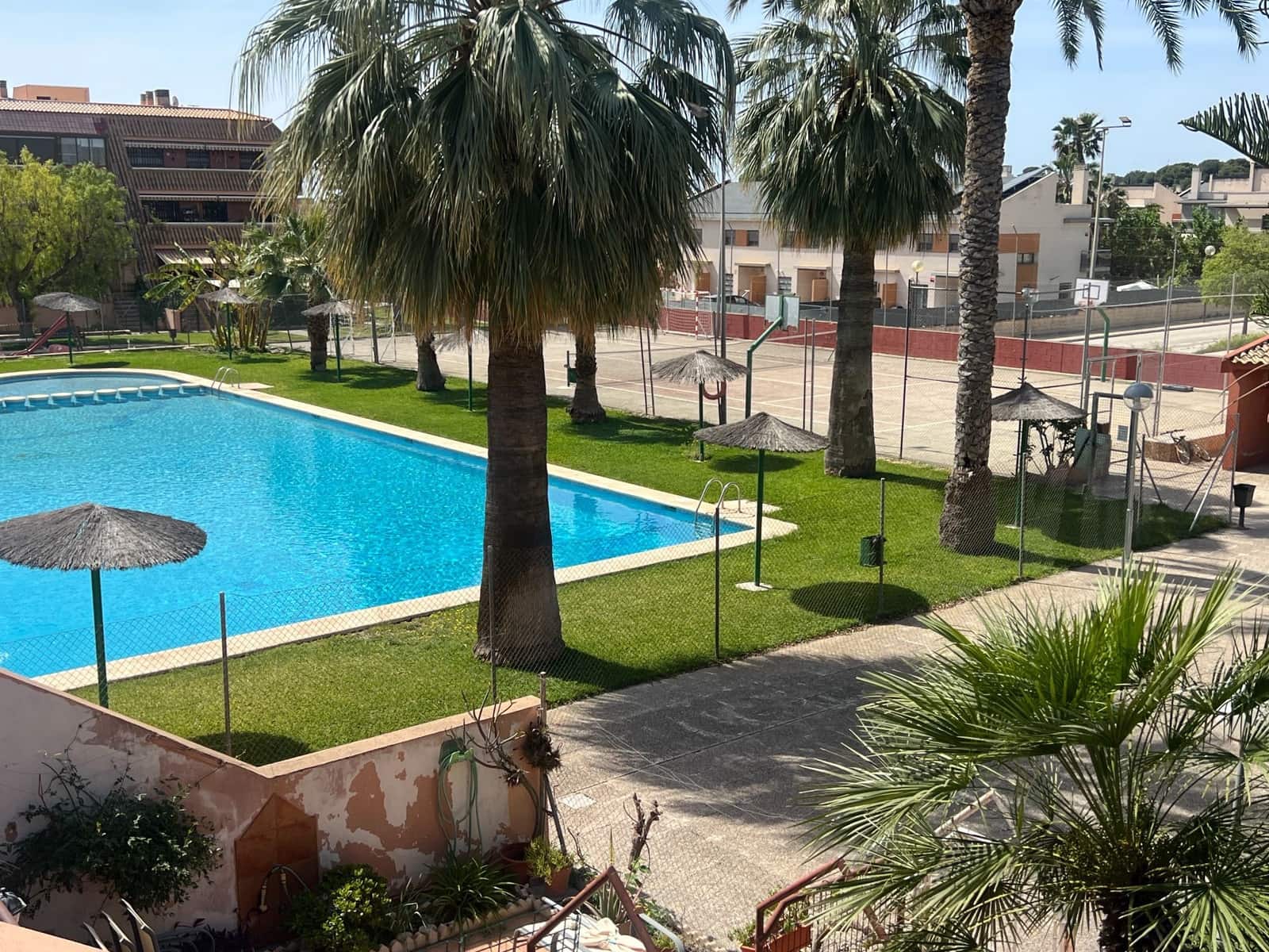 5 quarto Bungalow para venda em Alicante cidade com piscina garagem - 455 000 € (Ref: 9796838)