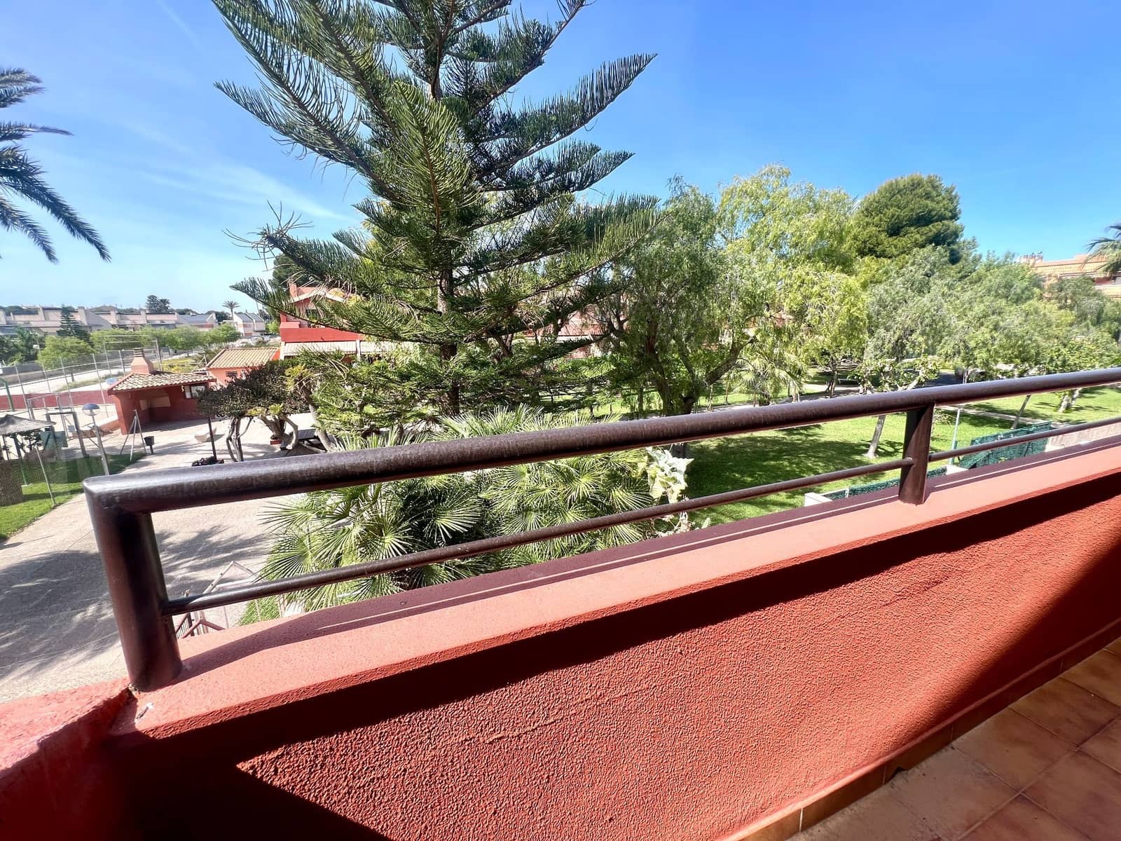 5 quarto Bungalow para venda em Alicante cidade com piscina garagem - 455 000 € (Ref: 9796838)