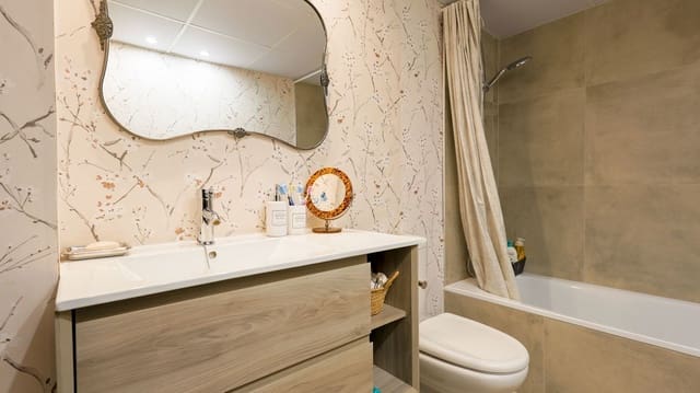 4 soveværelse Lejlighed til salg i Barrio del Centro, Alicante by - € 649.000 (Ref: 9824755)
