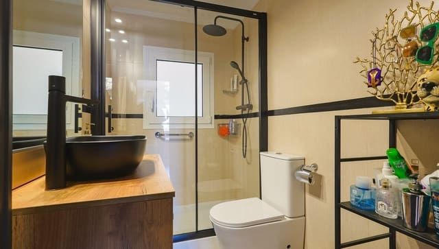 4 soveværelse Lejlighed til salg i Barrio del Centro, Alicante by - € 649.000 (Ref: 9824755)