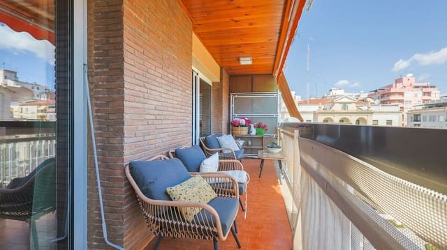 4 soveværelse Lejlighed til salg i Barrio del Centro, Alicante by - € 649.000 (Ref: 9824755)