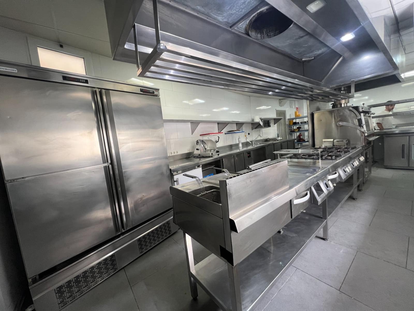1 slaapkamer Commercieel te koop in Alicante stad - € 165.000 (Ref: 9842627)