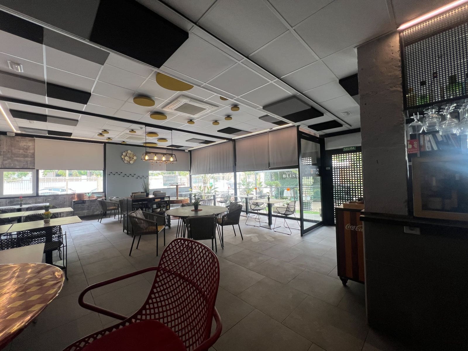 1 slaapkamer Commercieel te koop in Alicante stad - € 165.000 (Ref: 9842627)
