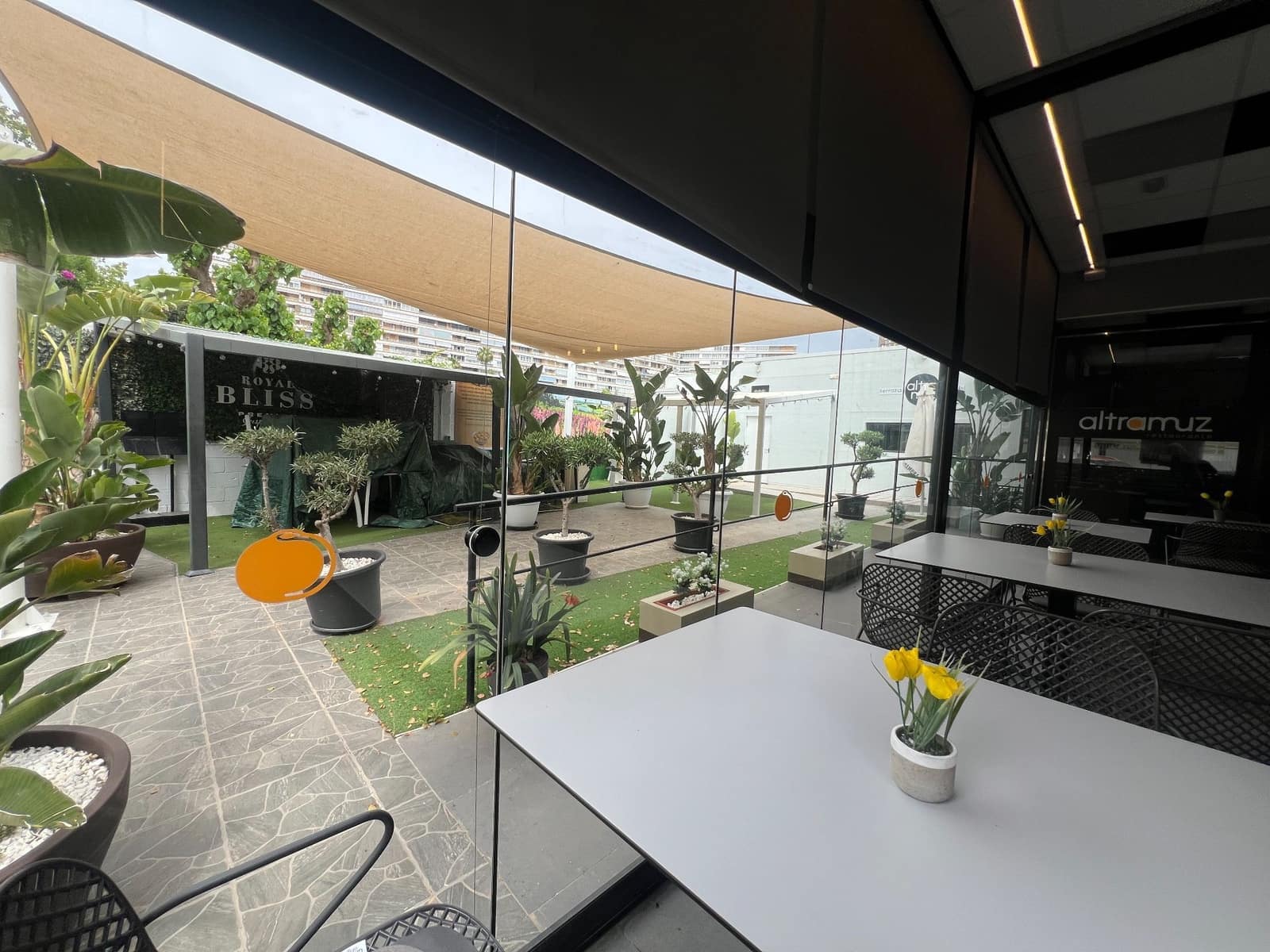 1 slaapkamer Commercieel te koop in Alicante stad - € 165.000 (Ref: 9842627)