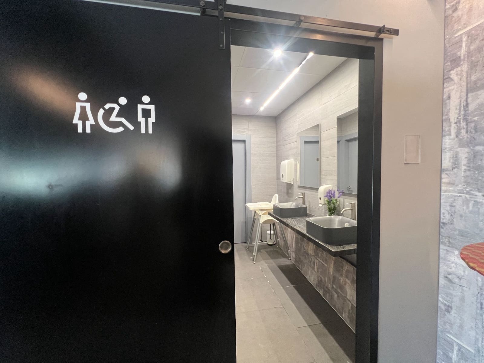 1 slaapkamer Commercieel te koop in Alicante stad - € 165.000 (Ref: 9842627)
