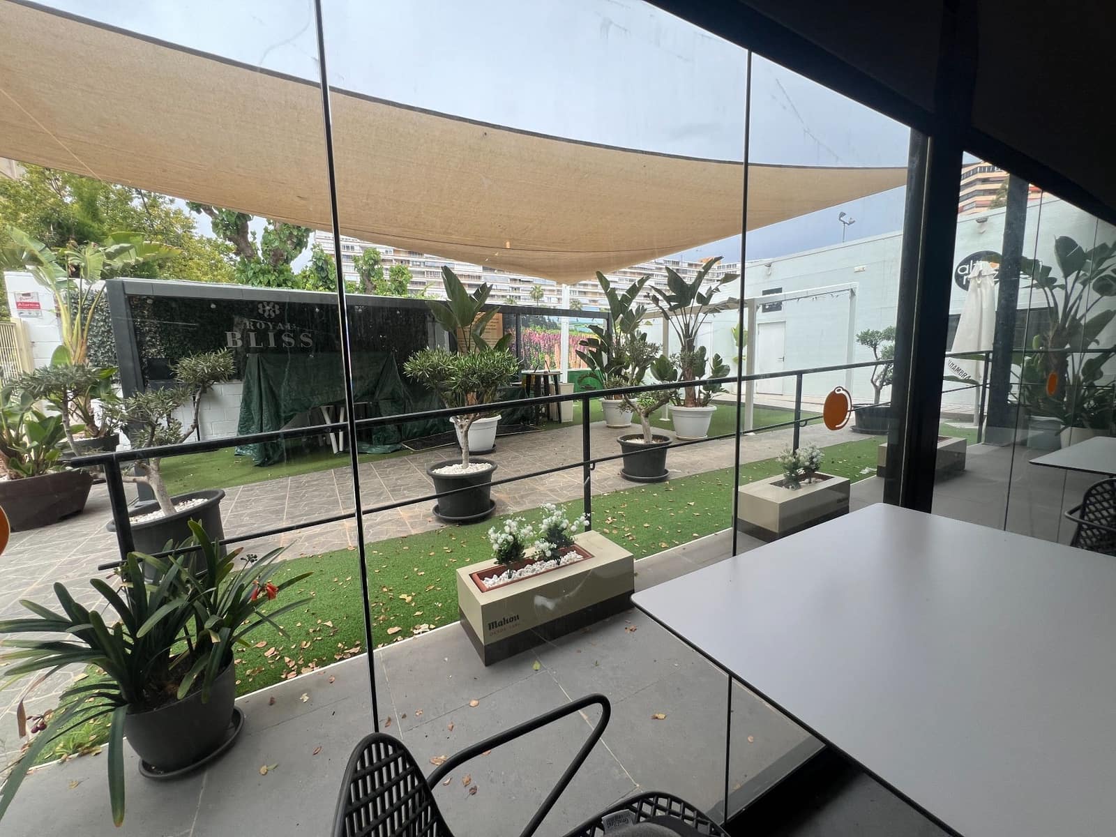 1 slaapkamer Commercieel te koop in Alicante stad - € 165.000 (Ref: 9842627)