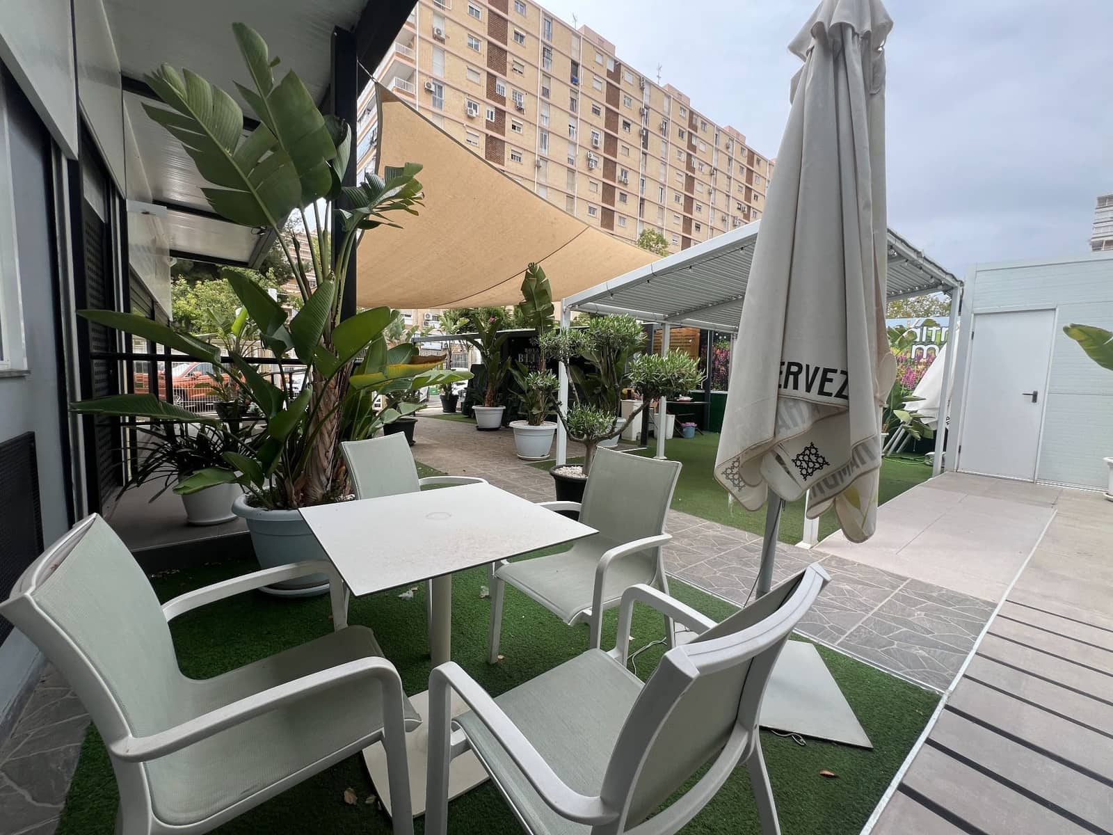 1 slaapkamer Commercieel te koop in Alicante stad - € 165.000 (Ref: 9842627)