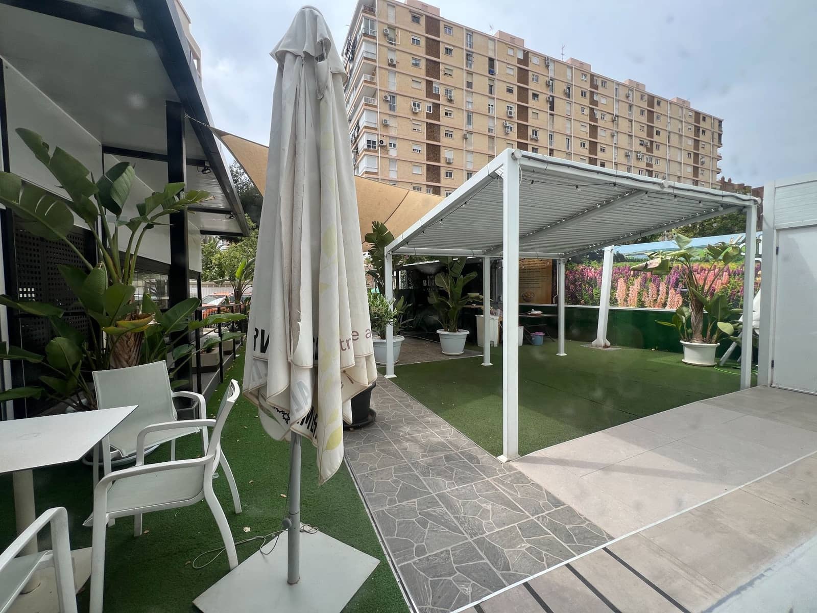 Commercial for rent in Alicante / Alacant city - € 1,095 (Ref: 9842628)