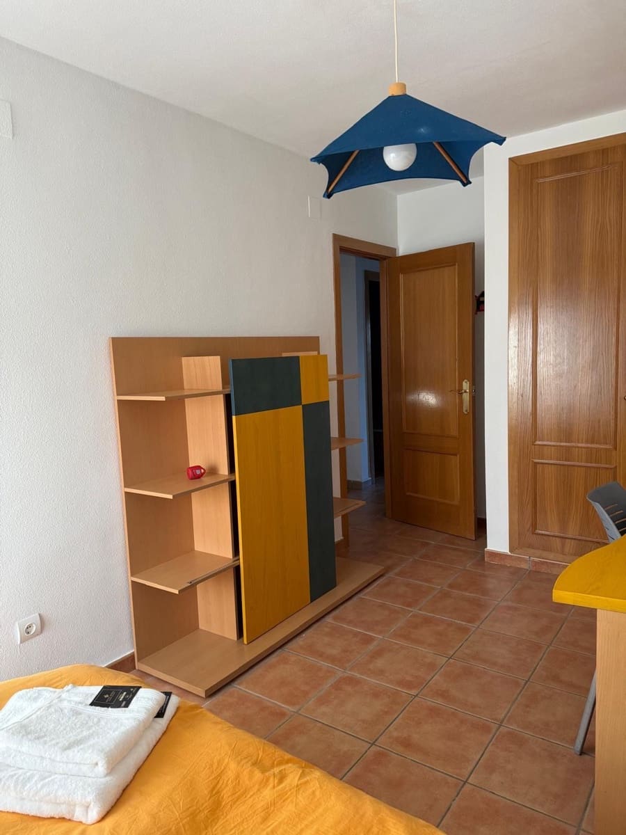 4 bedroom Semi-detached Villa for rent in Alicante / Alacant city with pool garage - € 2,300 (Ref: 9842629)