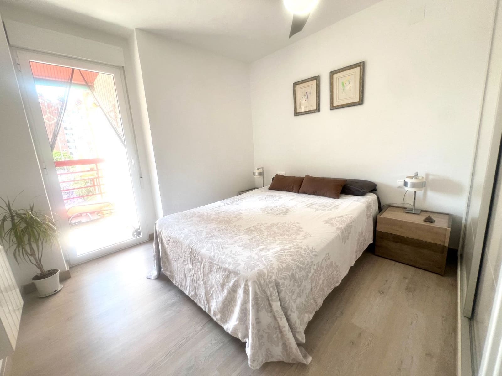 2 slaapkamer Flat te koop in Alicante stad met zwembad garage - € 275.000 (Ref: 9869897)