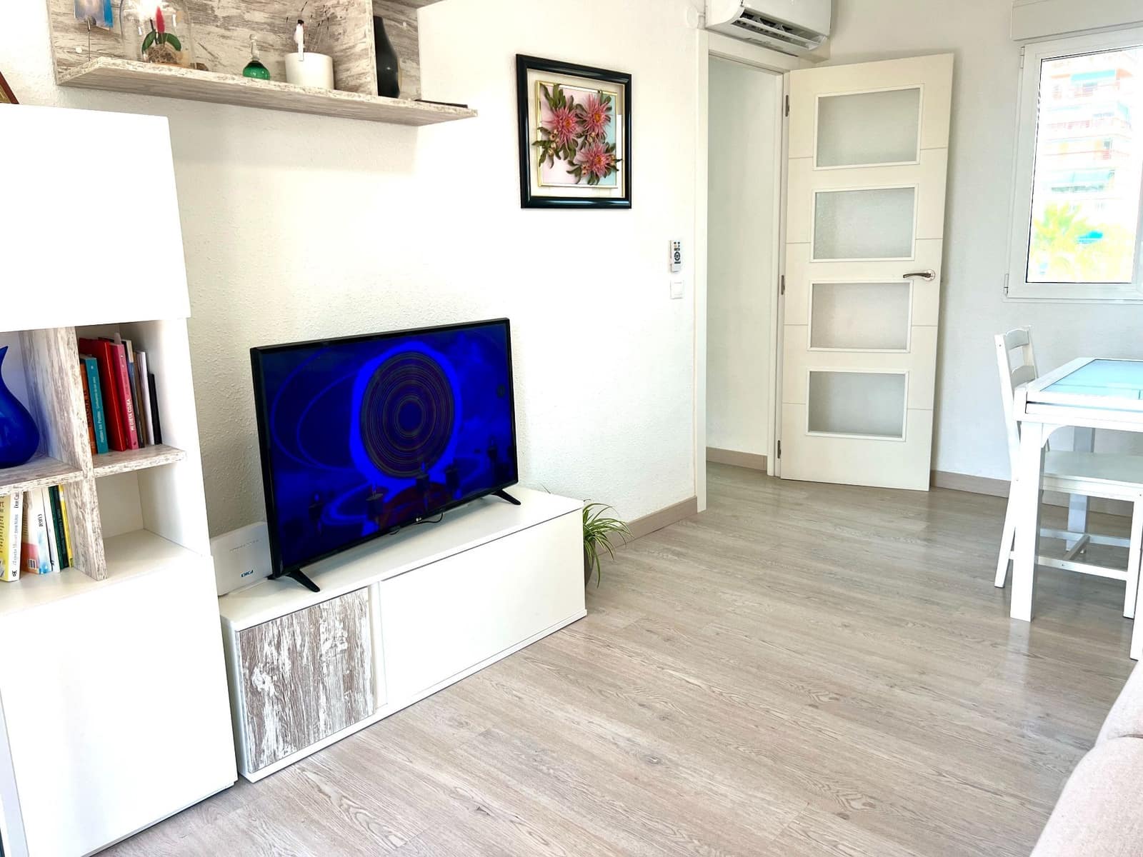 2 slaapkamer Flat te koop in Alicante stad met zwembad garage - € 275.000 (Ref: 9869897)