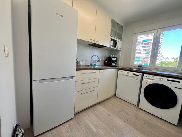 2 slaapkamer Flat te koop in Albufereta, Alicante stad met zwembad garage - € 275.000 (Ref: 9869897)