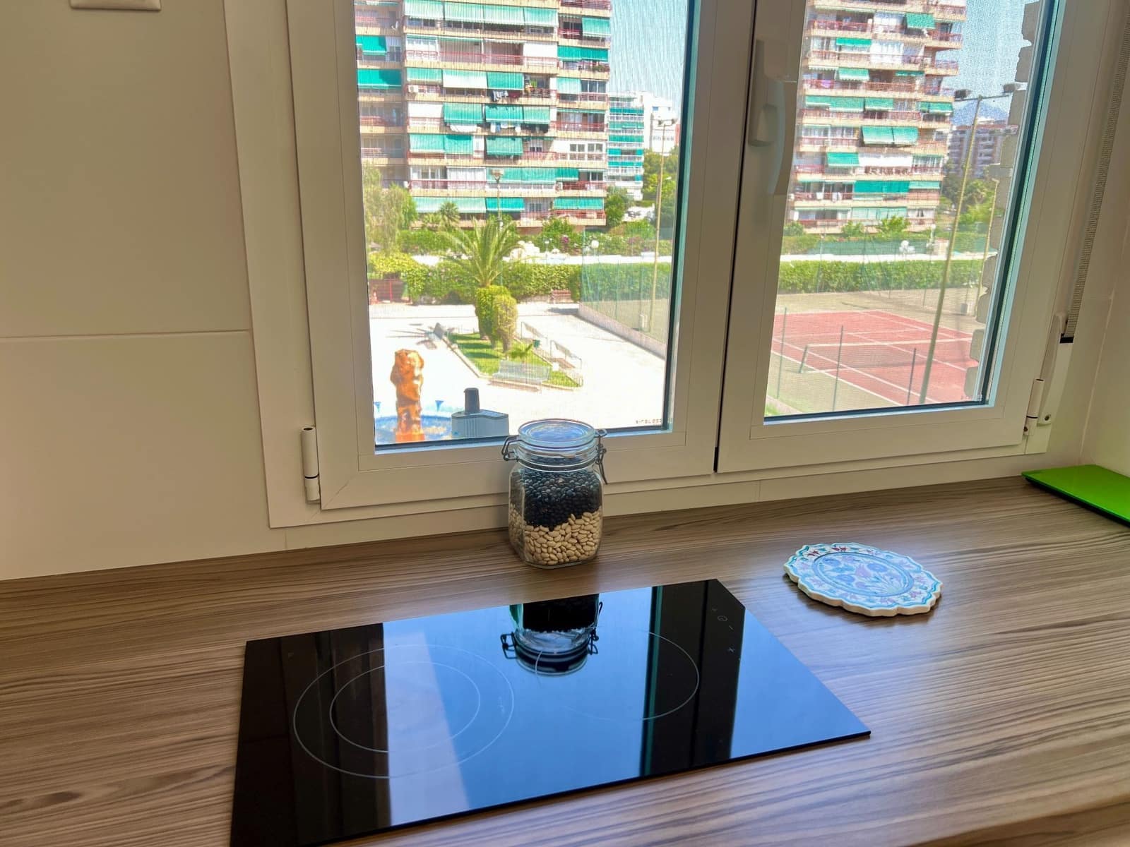 2 slaapkamer Flat te koop in Alicante stad met zwembad garage - € 275.000 (Ref: 9869897)