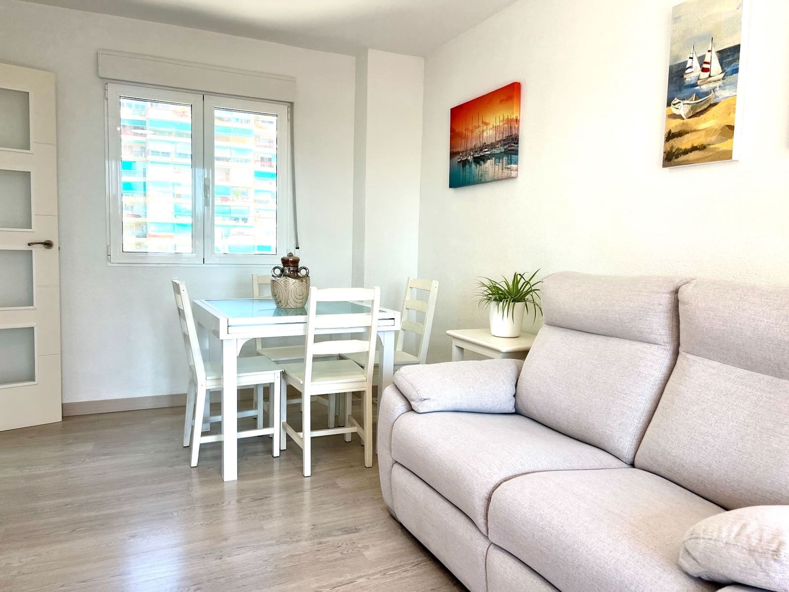 2 slaapkamer Flat te koop in Alicante stad met zwembad garage - € 275.000 (Ref: 9869897)