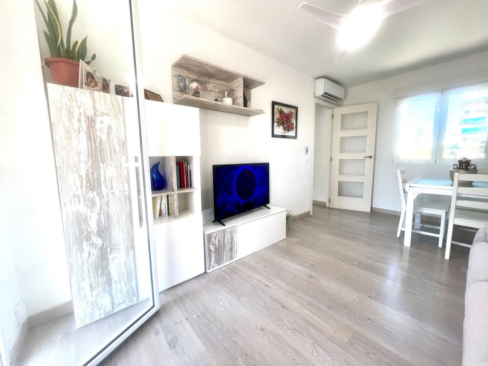 2 slaapkamer Flat te koop in Alicante stad met zwembad garage - € 275.000 (Ref: 9869897)