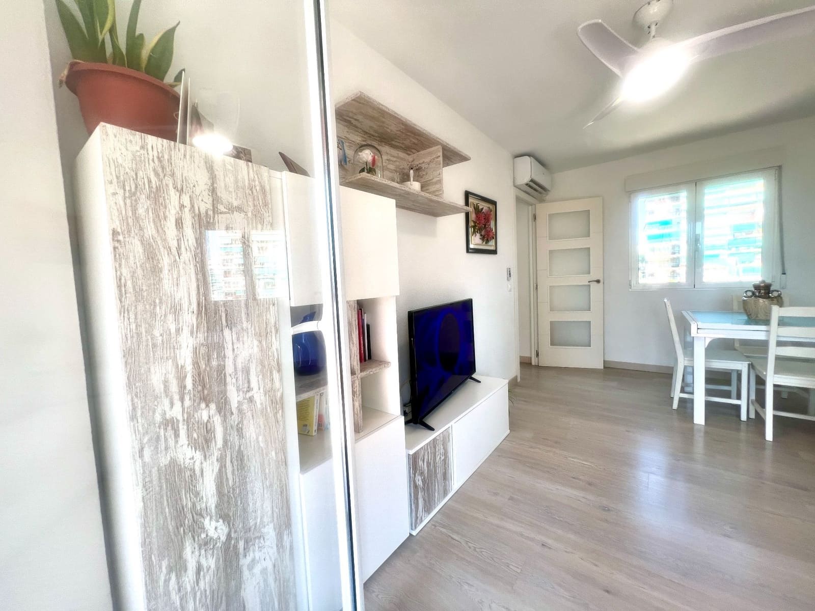 2 slaapkamer Flat te koop in Alicante stad met zwembad garage - € 275.000 (Ref: 9869897)