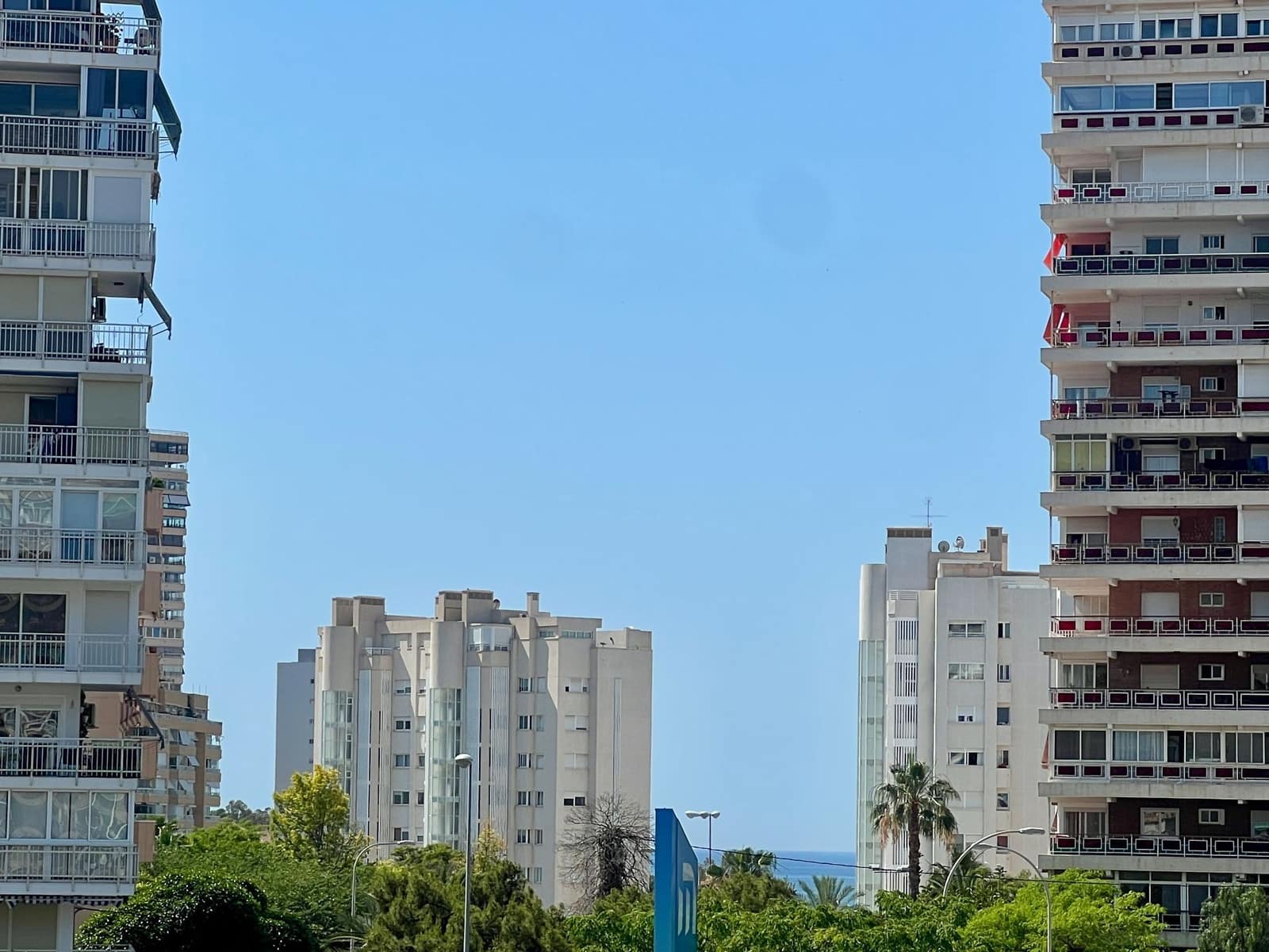 2 slaapkamer Flat te koop in Alicante stad met zwembad garage - € 275.000 (Ref: 9869897)