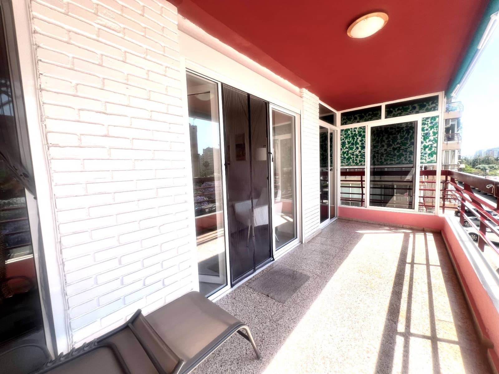 2 slaapkamer Flat te koop in Alicante stad met zwembad garage - € 275.000 (Ref: 9869897)