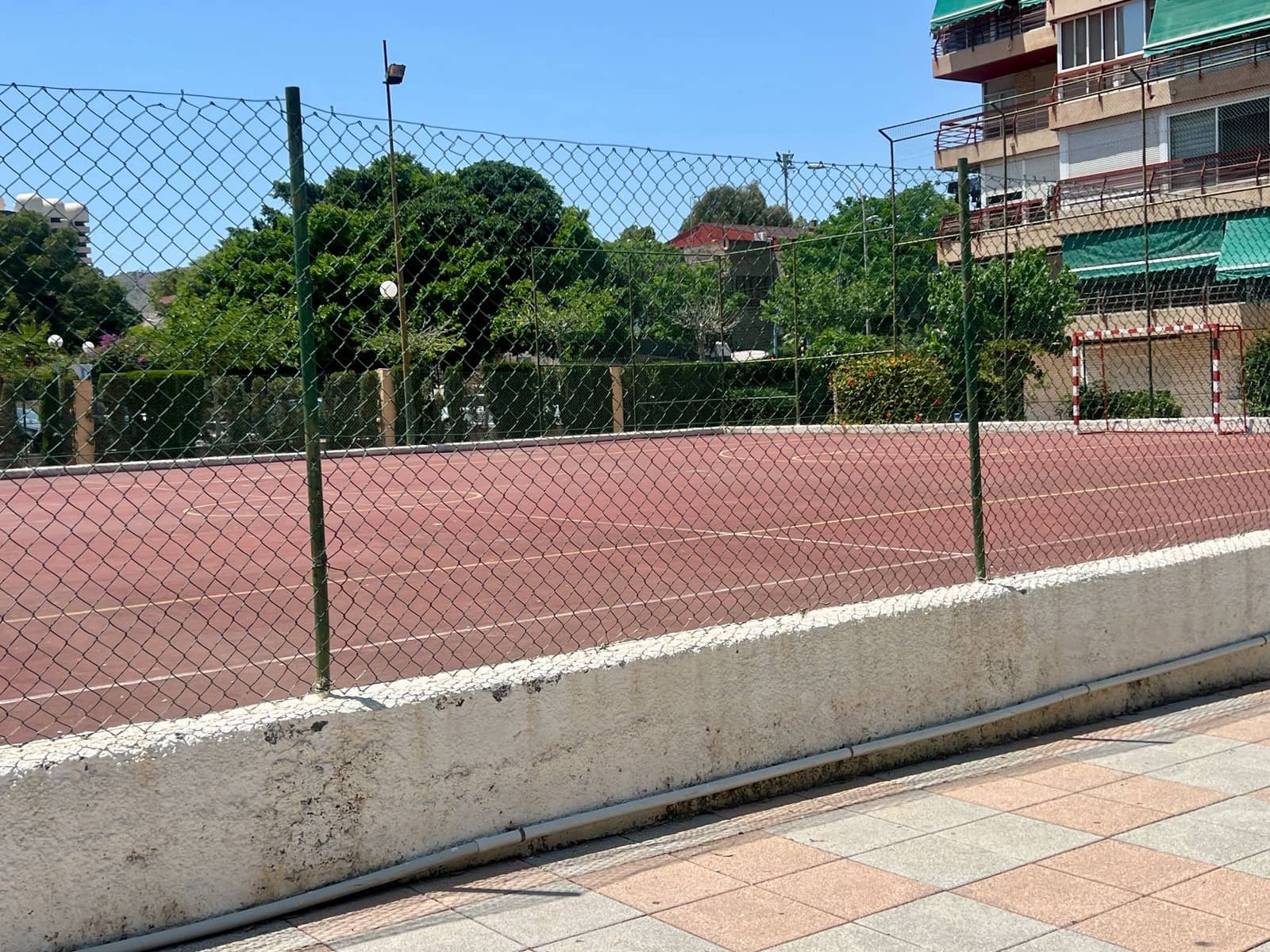 2 slaapkamer Flat te koop in Alicante stad met zwembad garage - € 275.000 (Ref: 9869897)