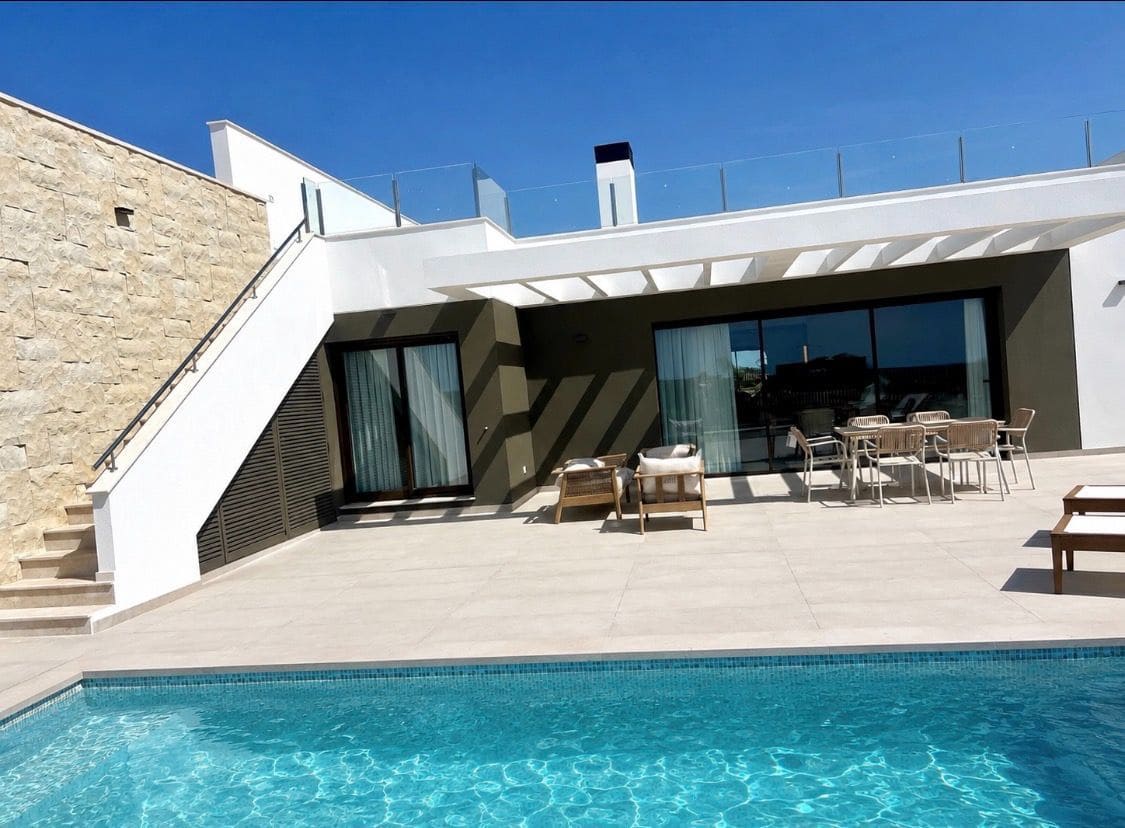 3 bedroom Villa for sale in Muchamiel / Mutxamel with pool garage - € 695,000 (Ref: 9912628)
