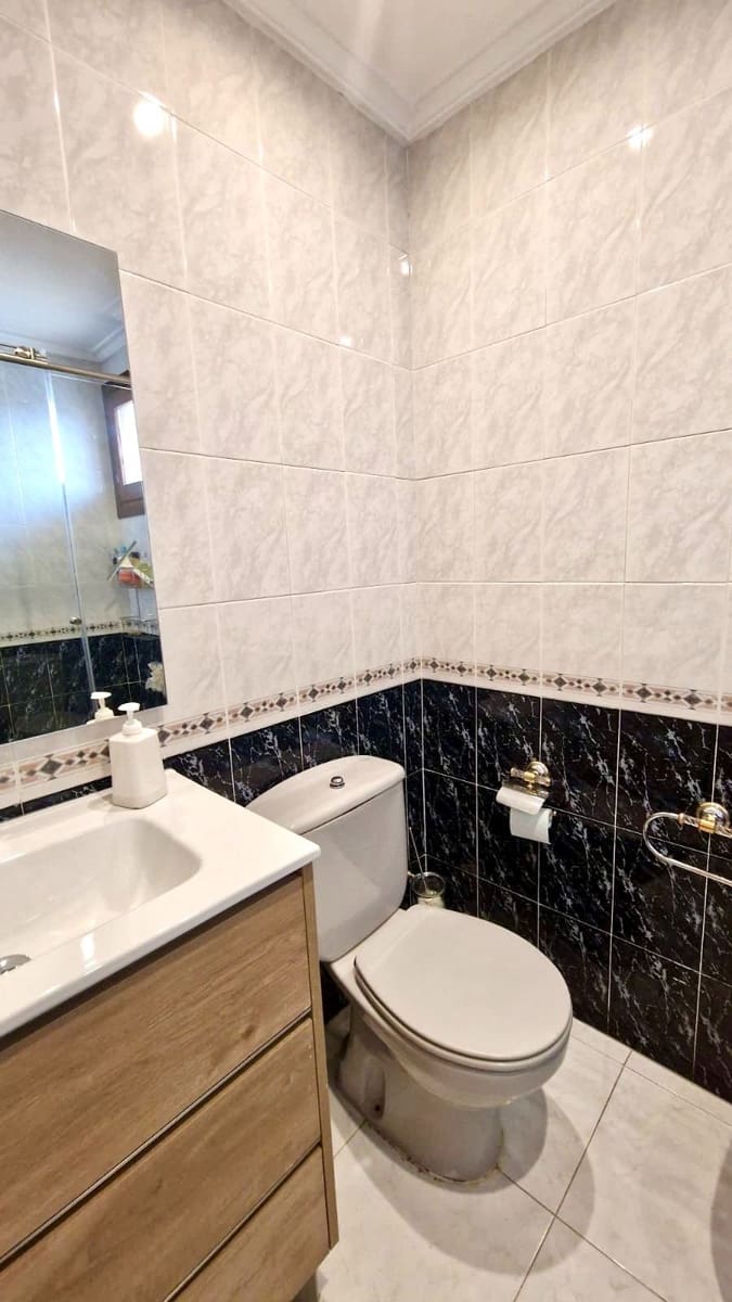 3 soveværelse Lejlighed til leje i Cabrejas del Pinar - € 1.000 (Ref: 9998120)