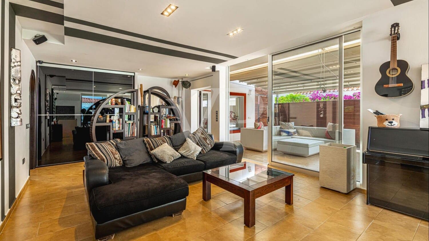 3 slaapkamer Huis te koop in Costa del Silencio met zwembad - € 670.000 (Ref: 10010350)