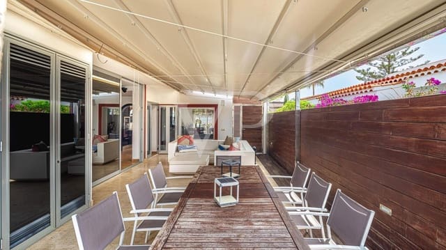 3 slaapkamer Huis te koop in Costa del Silencio, Arona met zwembad - € 670.000 (Ref: 10010350)