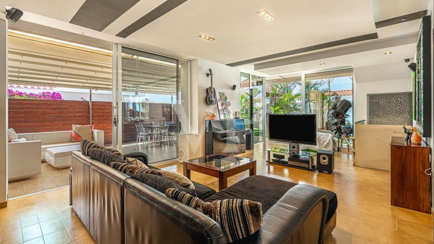 3 slaapkamer Huis te koop in Costa del Silencio met zwembad - € 670.000 (Ref: 10010350)