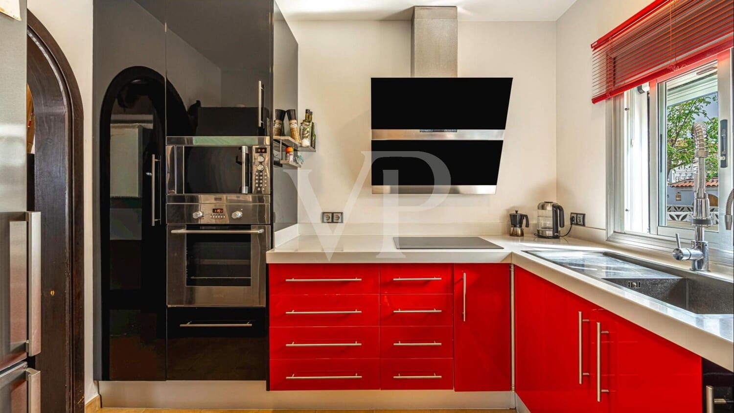 3 slaapkamer Huis te koop in Costa del Silencio met zwembad - € 670.000 (Ref: 10010350)