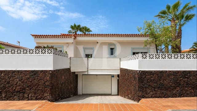 3 slaapkamer Huis te koop in Costa del Silencio, Arona met zwembad - € 670.000 (Ref: 10010350)