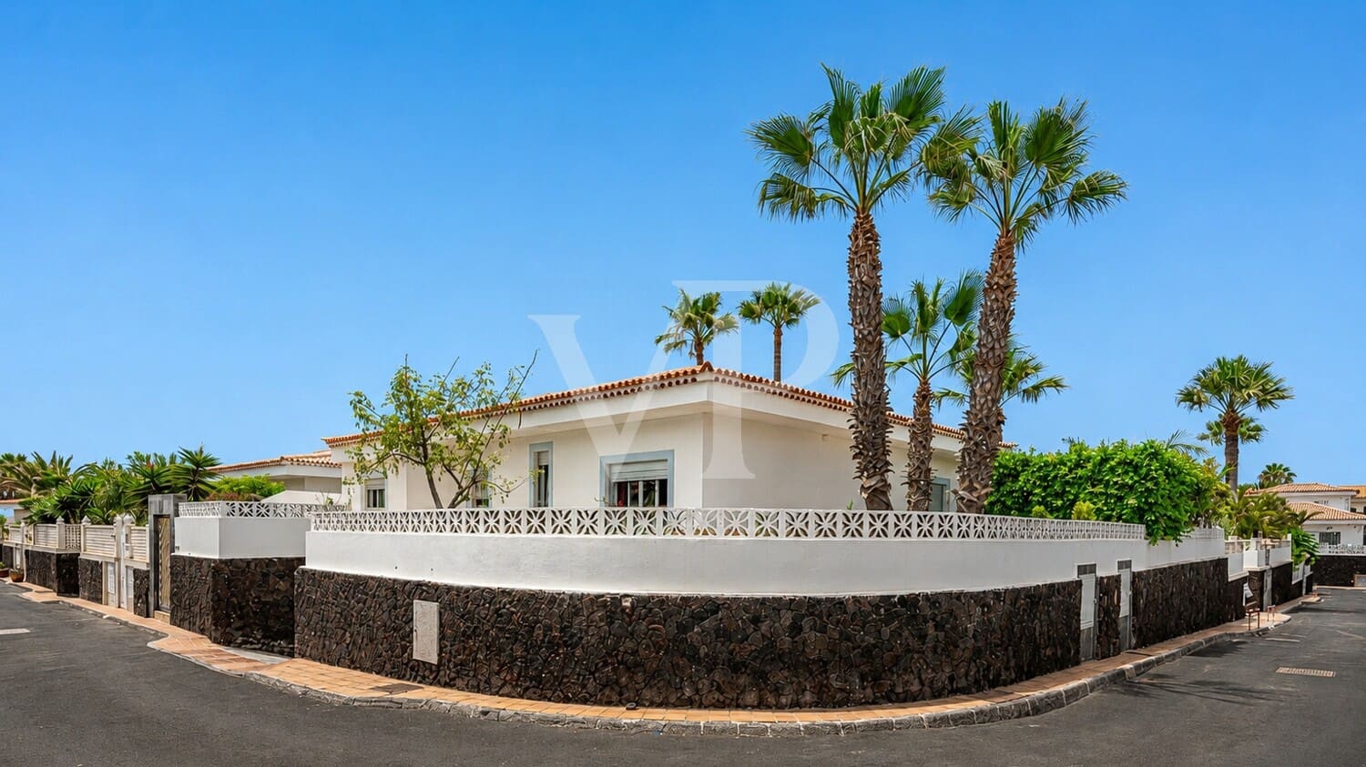 3 slaapkamer Huis te koop in Costa del Silencio met zwembad - € 670.000 (Ref: 10010350)