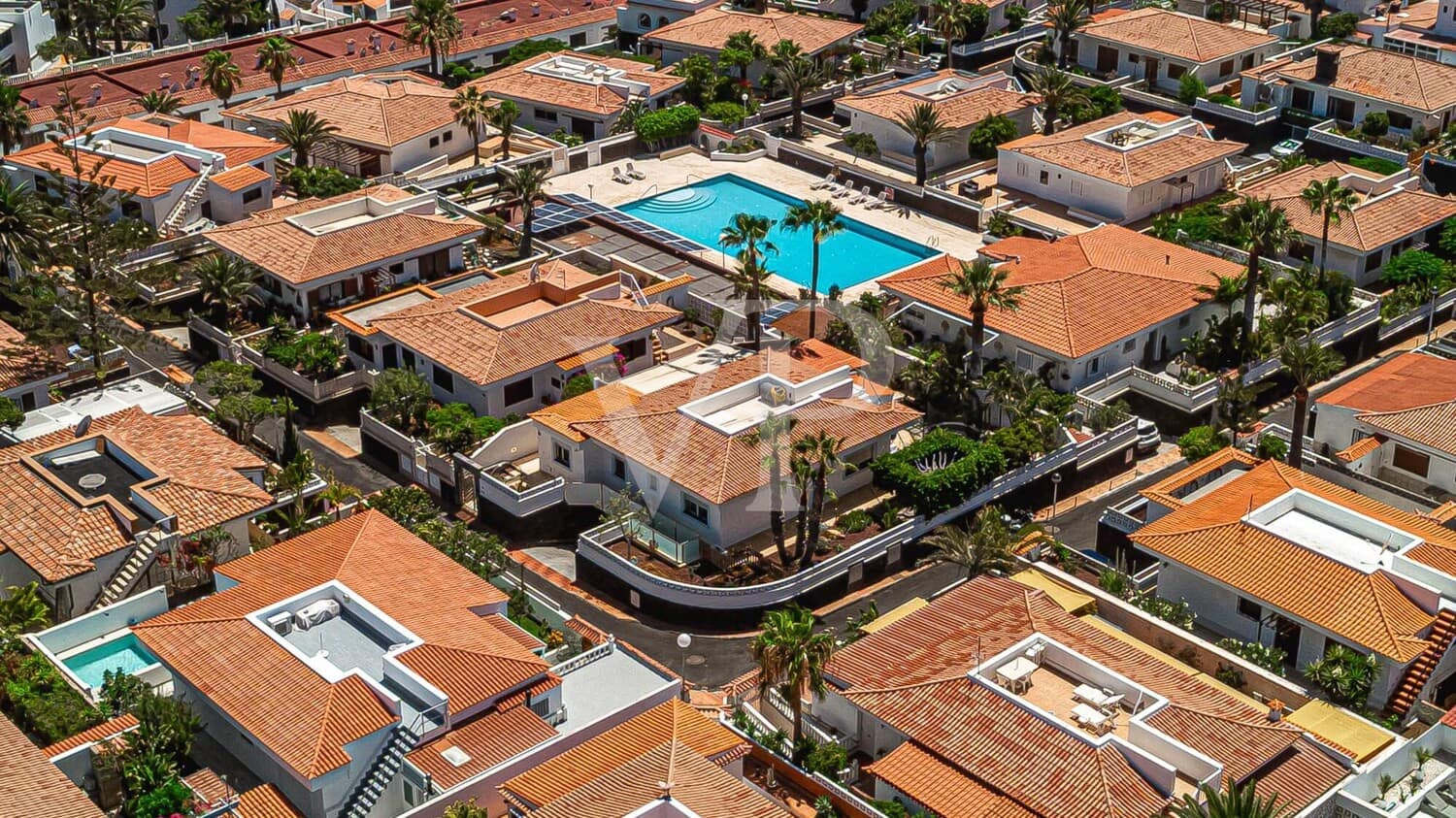 3 slaapkamer Huis te koop in Costa del Silencio met zwembad - € 670.000 (Ref: 10010350)