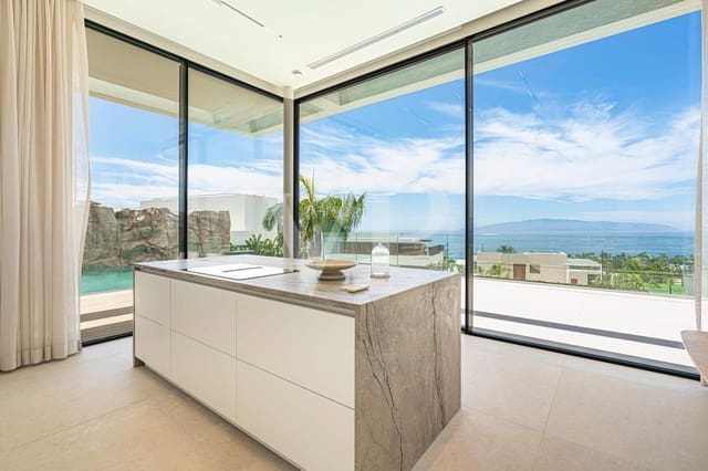 4 sypialnia Willa na sprzedaż w Guía de Isora z basenem - 6 500 000 € (Ref: 10010351)