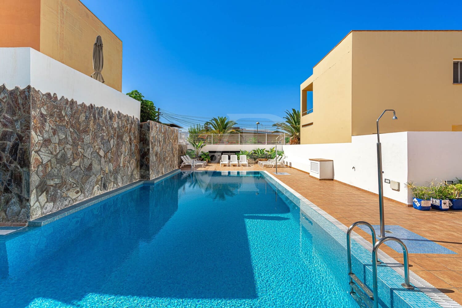 2 soveværelse Rækkehus til salg i Palm-Mar med swimmingpool - € 650.000 (Ref: 10030091)