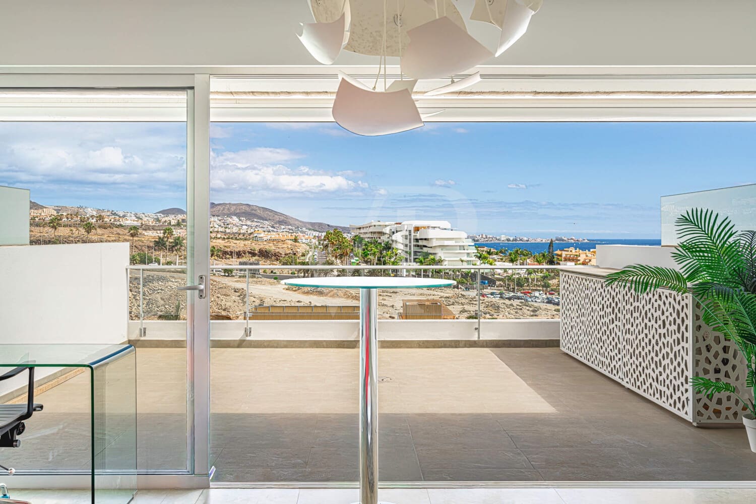 2 slaapkamer Penthouse te koop in La Caleta Adeje met zwembad - € 1.590.000 (Ref: 10048796)