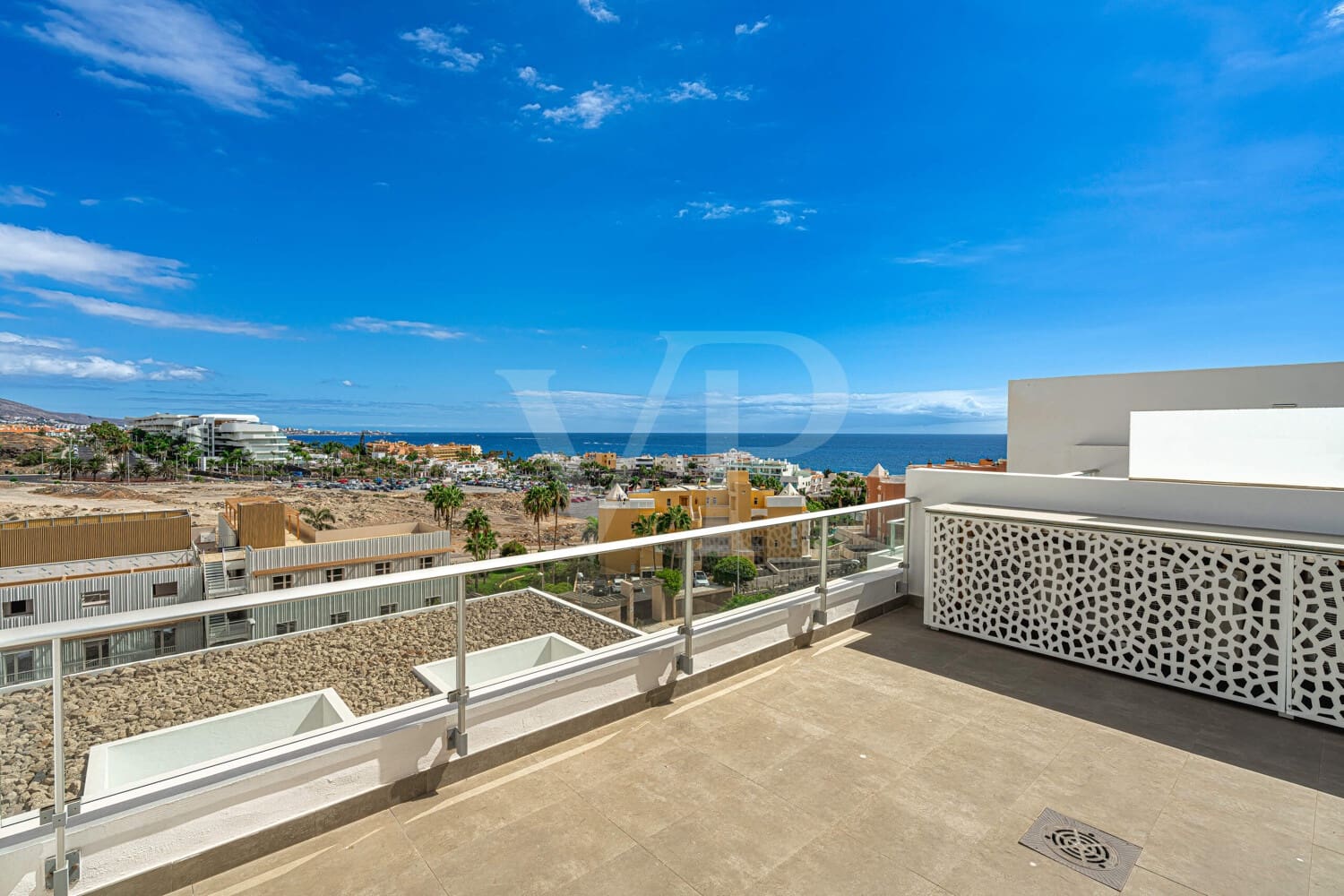 2 slaapkamer Penthouse te koop in La Caleta Adeje met zwembad - € 1.590.000 (Ref: 10048796)
