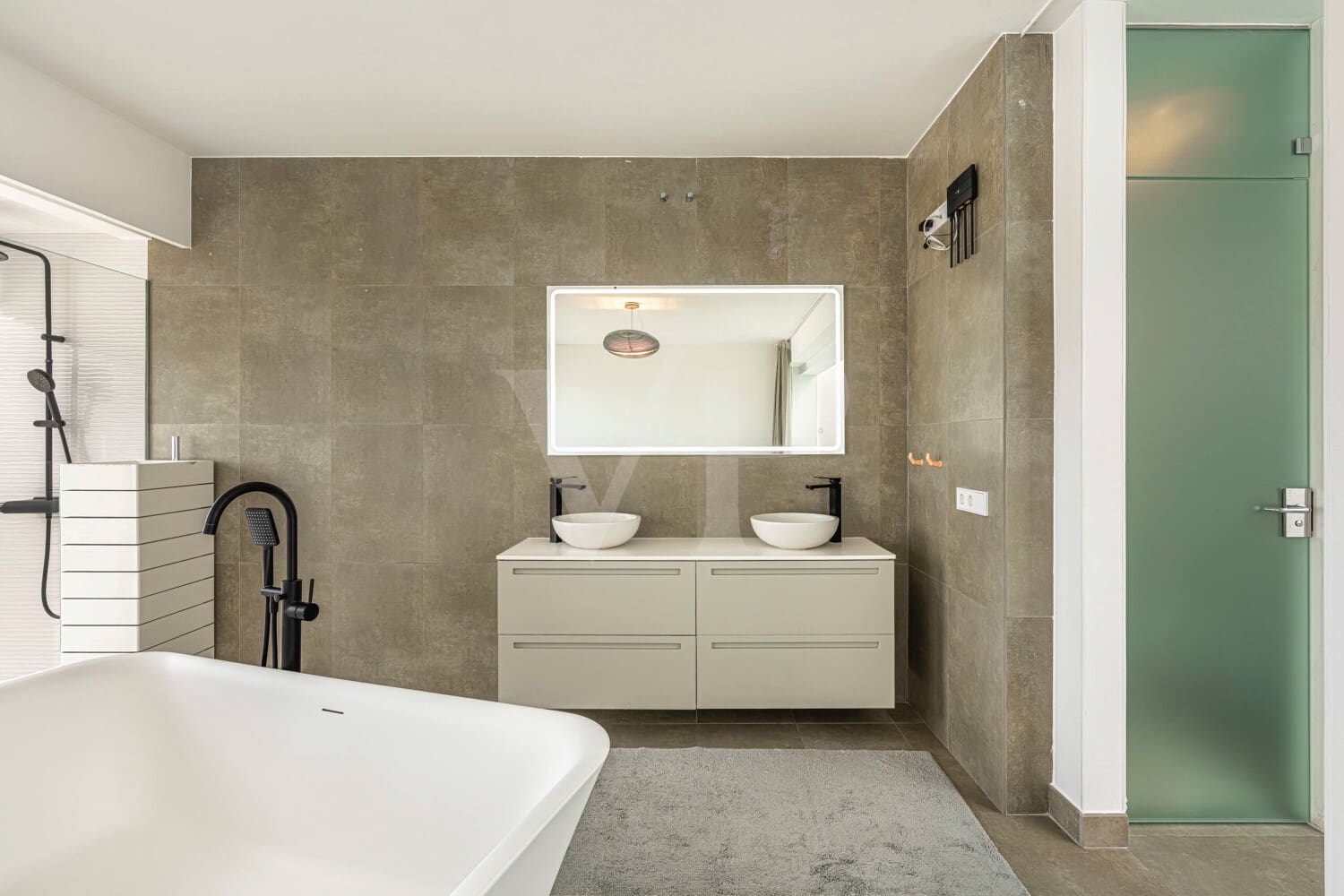 2 slaapkamer Penthouse te koop in La Caleta Adeje met zwembad - € 1.590.000 (Ref: 10048796)