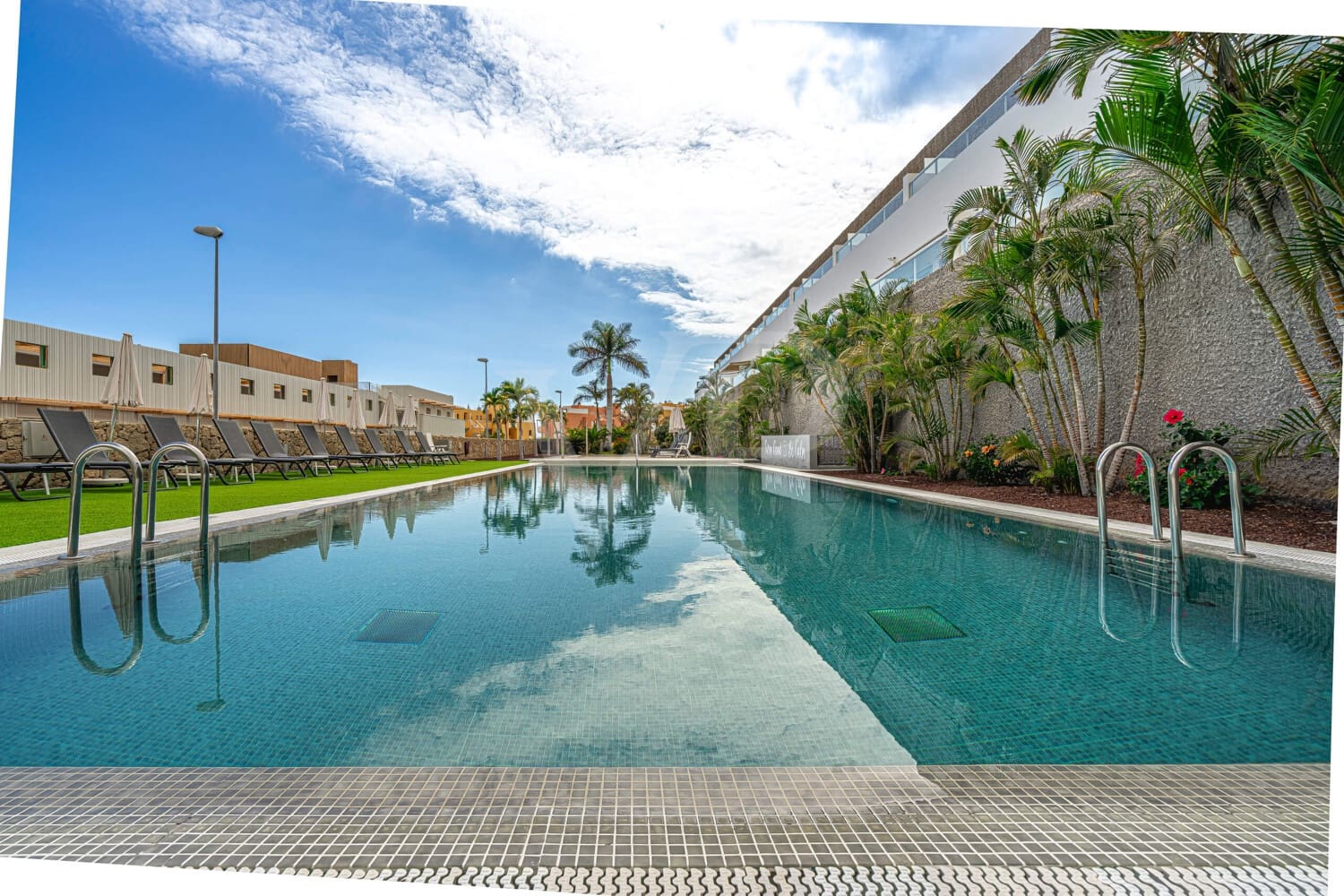 2 slaapkamer Penthouse te koop in La Caleta Adeje met zwembad - € 1.590.000 (Ref: 10048796)