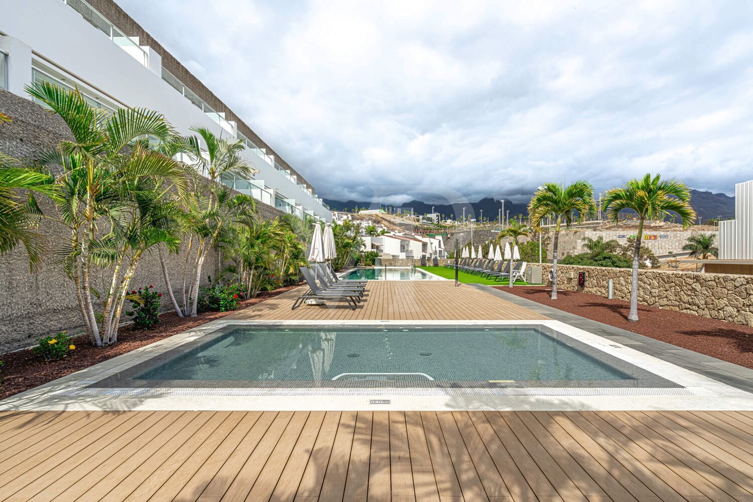 2 slaapkamer Penthouse te koop in La Caleta Adeje met zwembad - € 1.590.000 (Ref: 10048796)