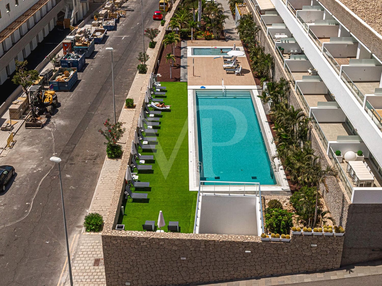 2 slaapkamer Penthouse te koop in La Caleta Adeje met zwembad - € 1.590.000 (Ref: 10048796)