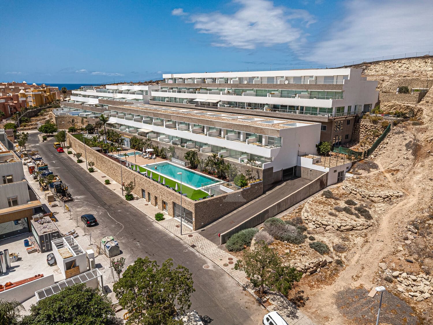 2 slaapkamer Penthouse te koop in La Caleta Adeje met zwembad - € 1.590.000 (Ref: 10048796)