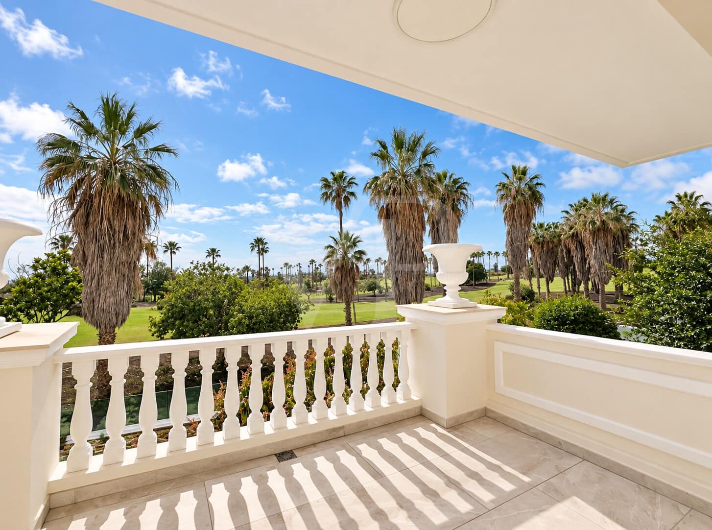 4 chambre Villa/Maison à vendre à Costa Adeje avec piscine - 3 500 000 € (Ref: 10063928)