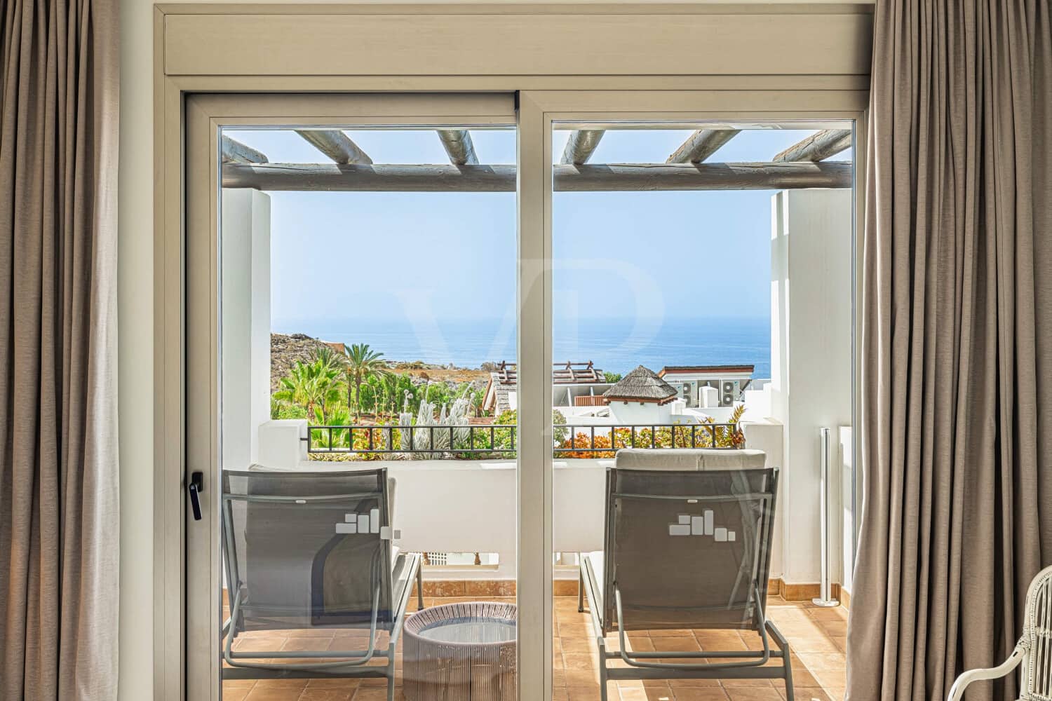 2 Zimmer Penthouse zu verkaufen in Guia de Isora mit Pool - 1.590.000 € (Ref: 10080492)