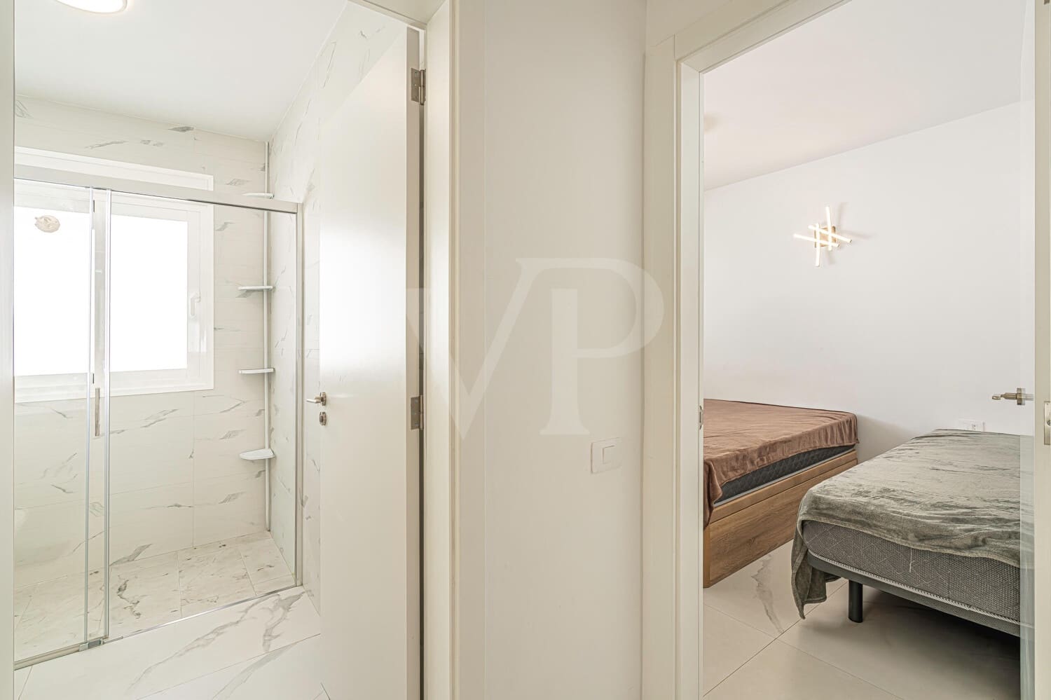 3 sovrum Hus till salu i Los Cristianos med pool - 1 295 000 € (Ref: 10088877)